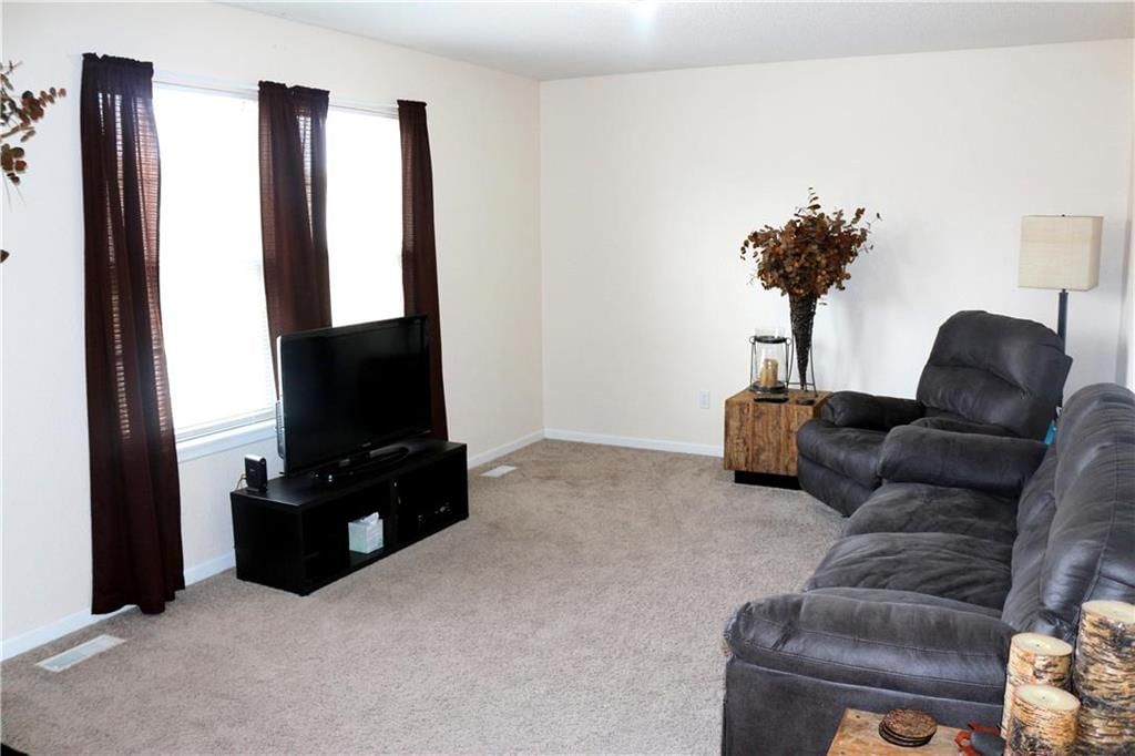11401 N WYANDOTTE Street — photo 3