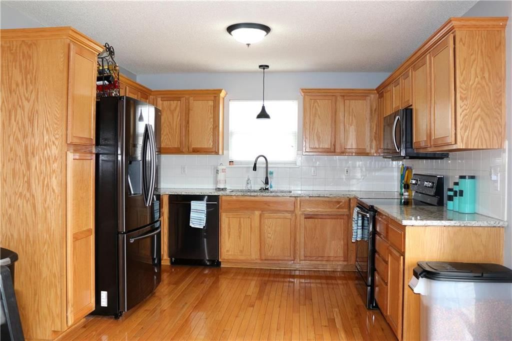 11401 N WYANDOTTE Street — photo 7