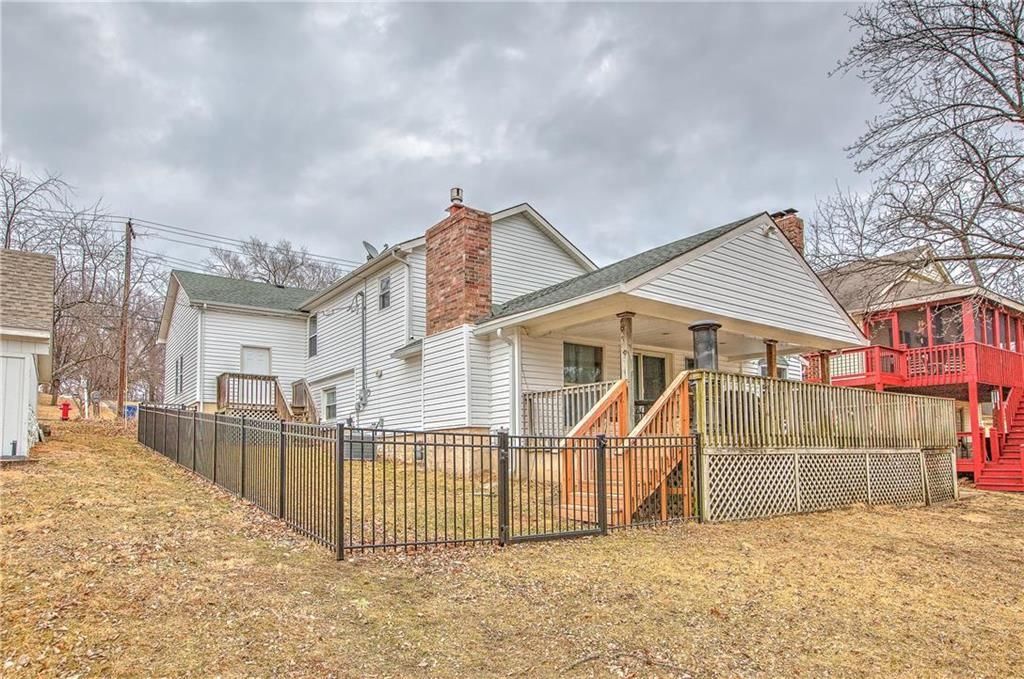 58 Beach Drive — photo 24