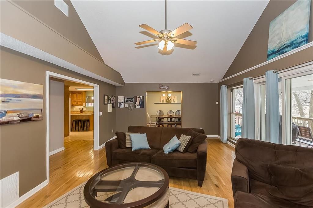 58 Beach Drive — photo 8