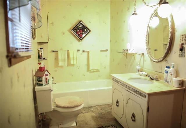 1010 Artesian Avenue — photo 12