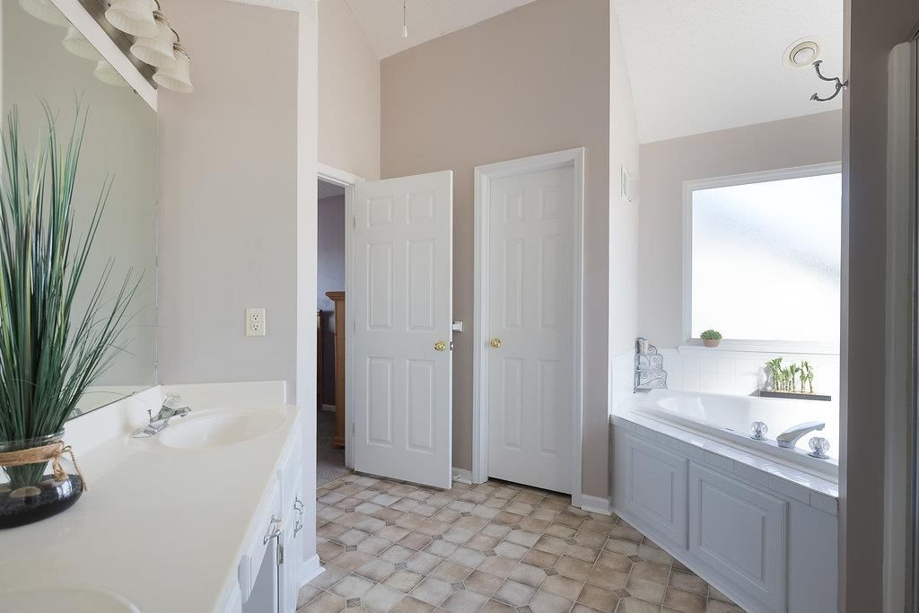 1405 NE Bluff Street — photo 16