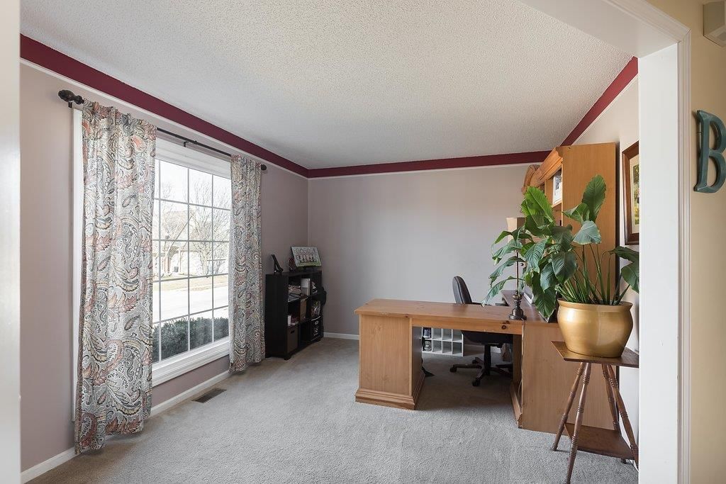 1405 NE Bluff Street — photo 3