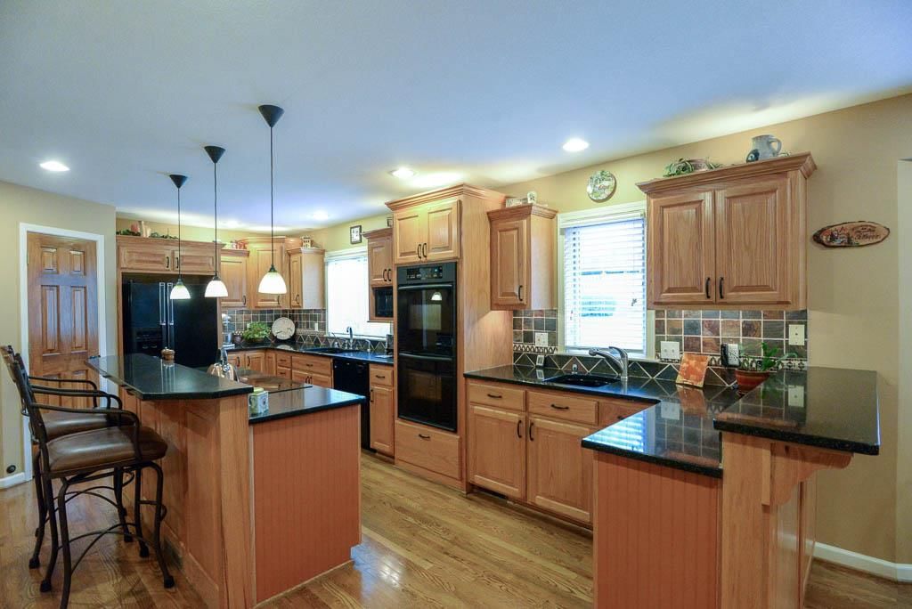 15305 W 88th Terrace — photo 2