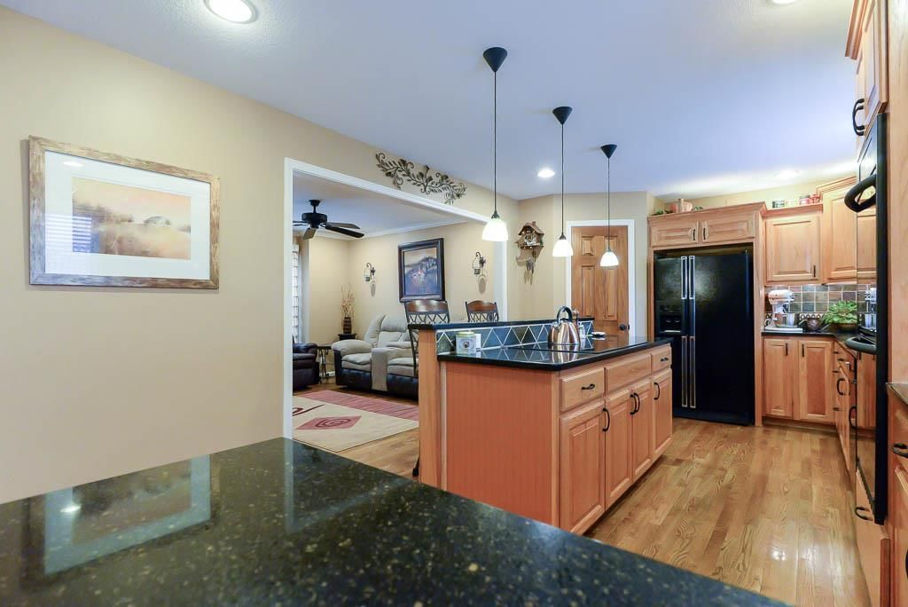 15305 W 88th Terrace — photo 3