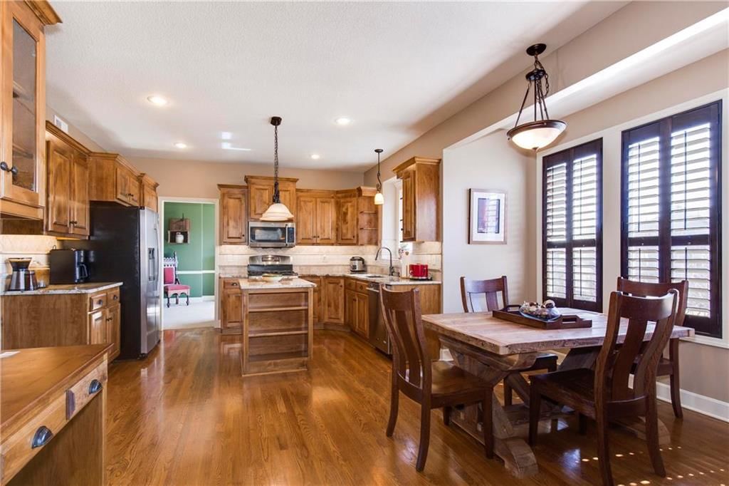 2301 W Cothrell Street — photo 12