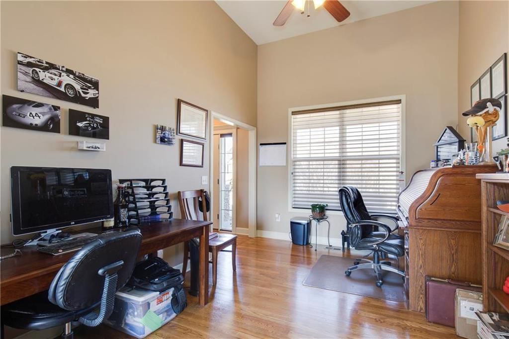 2301 W Cothrell Street — photo 5