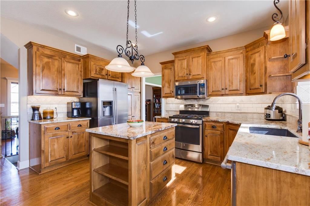 2301 W Cothrell Street — photo 10