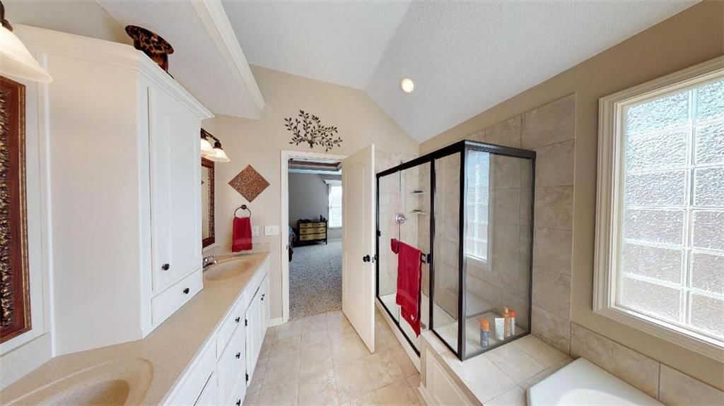 7608 N Nodaway Avenue — photo 11