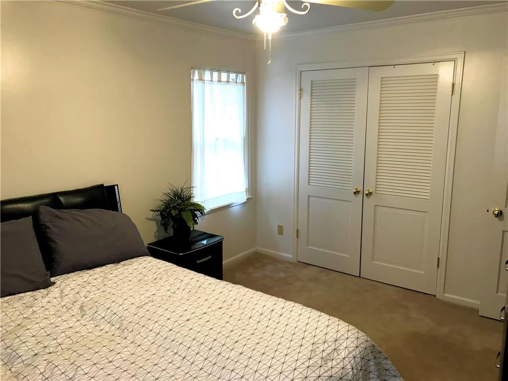9824 Glenwood Street — photo 13