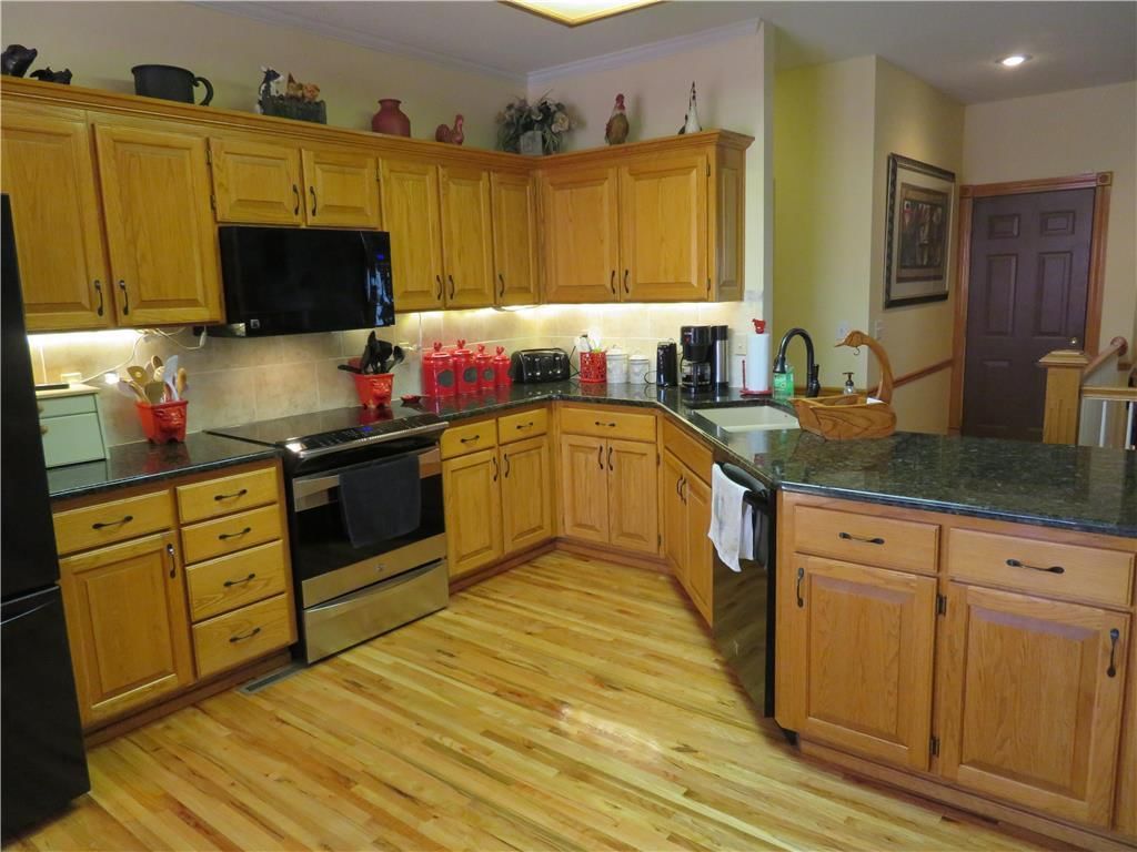 404 E Orchard Street — photo 12