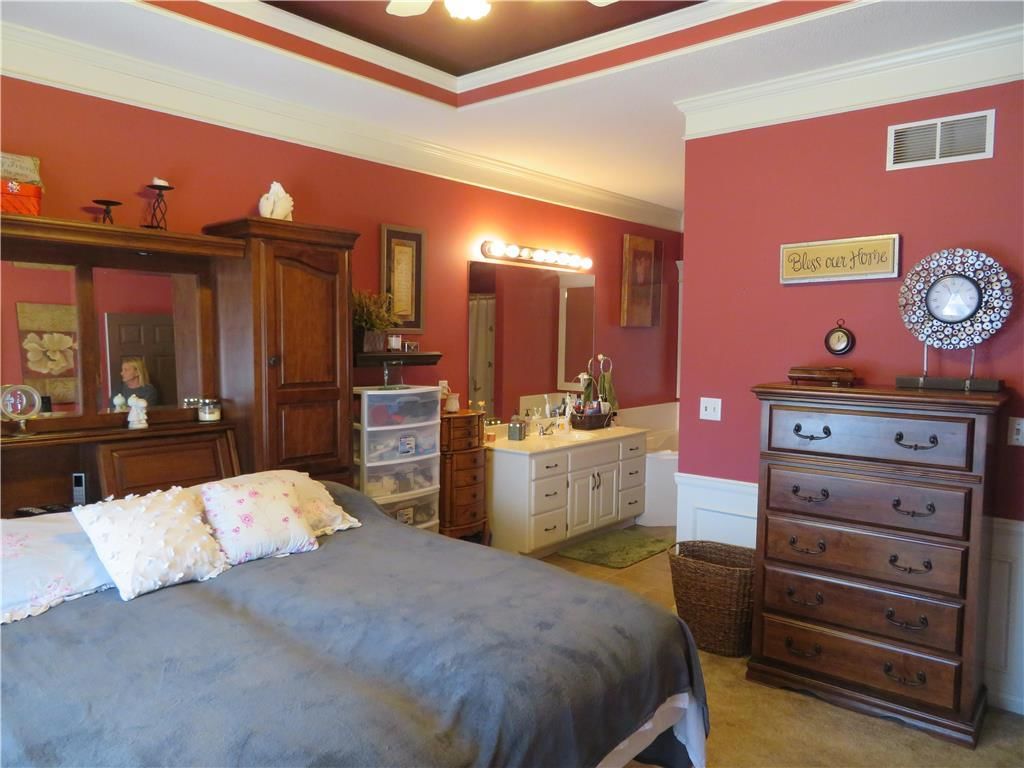 404 E Orchard Street — photo 15