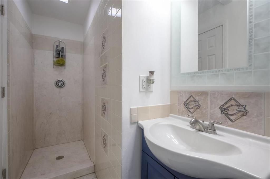 9907 E 80th Terrace — photo 13