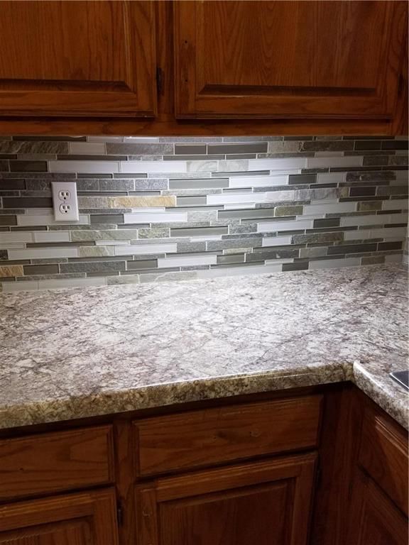 716 SW Lakeview Drive — photo 5