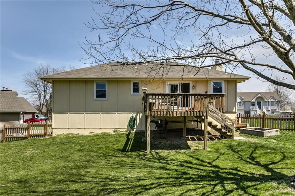1214 NE BANNER Court — photo 22