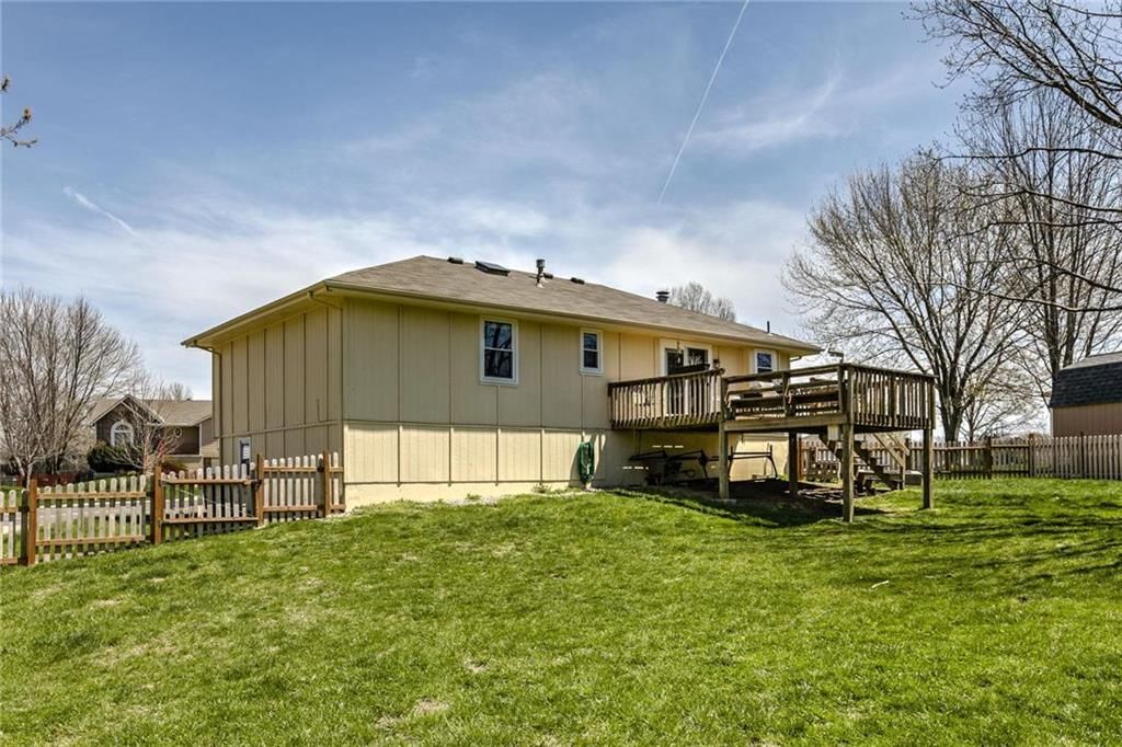 1214 NE BANNER Court — photo 23