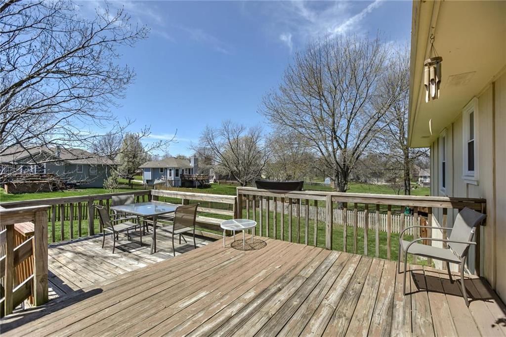 1214 NE BANNER Court — photo 24