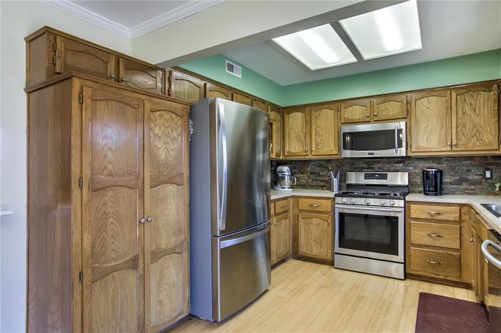 1214 NE BANNER Court — photo 9