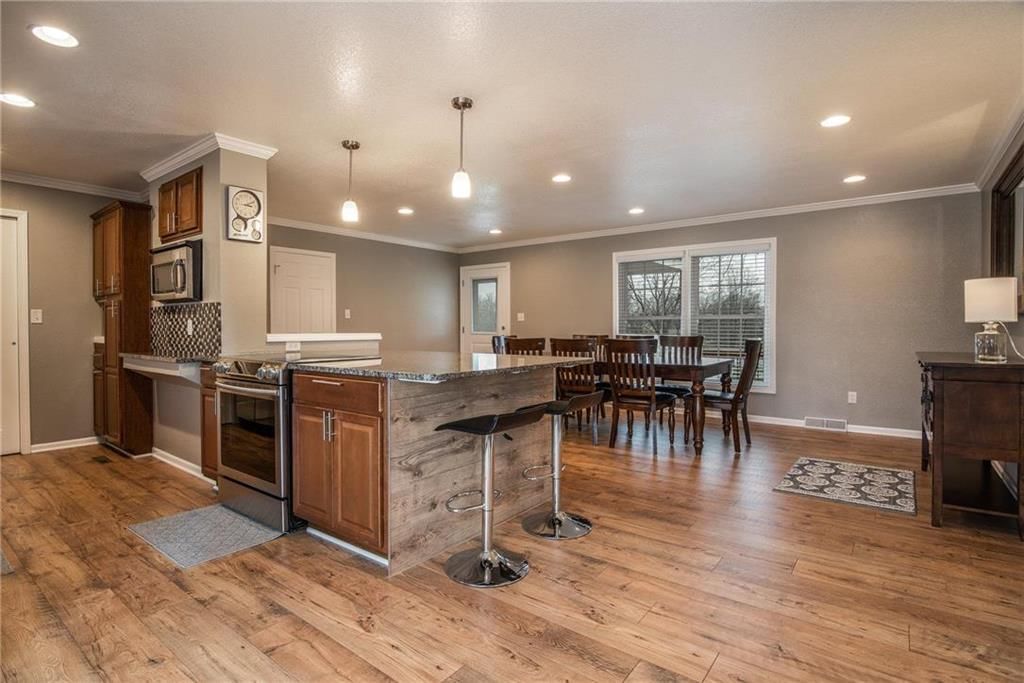 7617 S Buckner Tarsney Road — photo 8