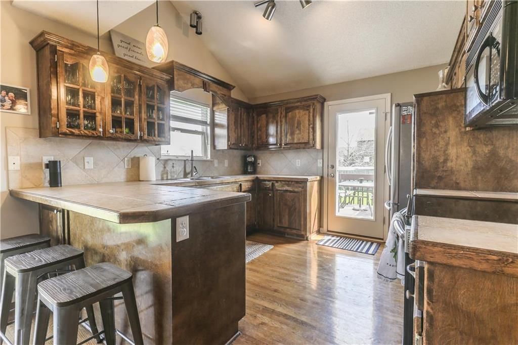 323 Eagle Glen Drive — photo 6