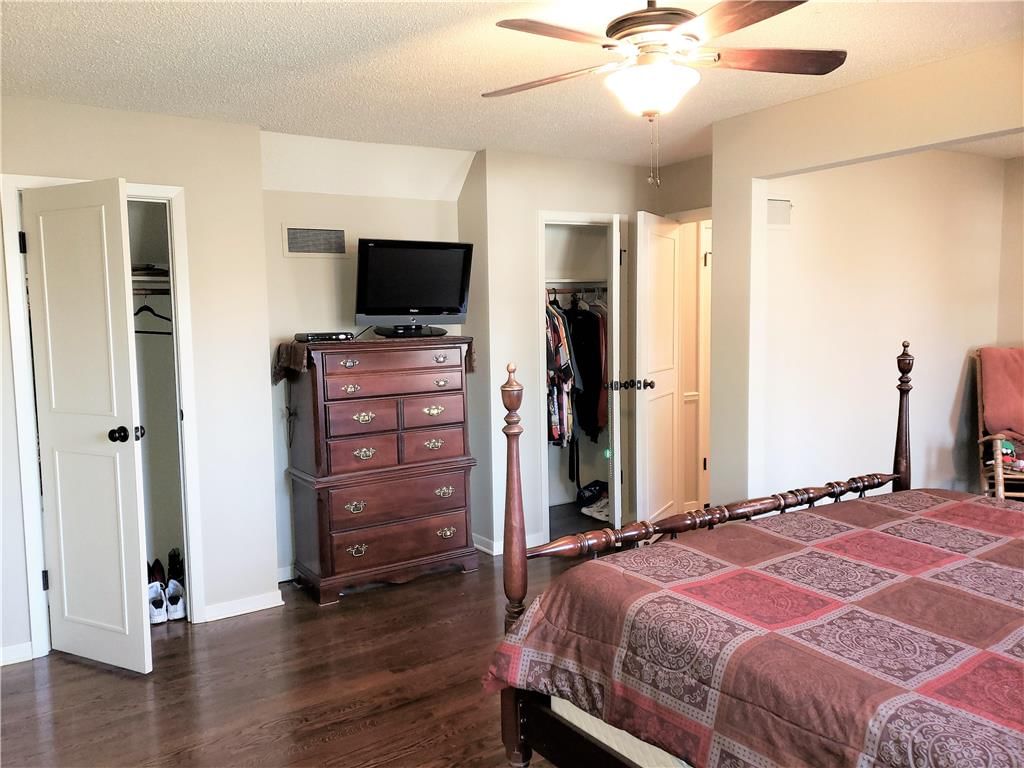 8515 W 89th Street — photo 15