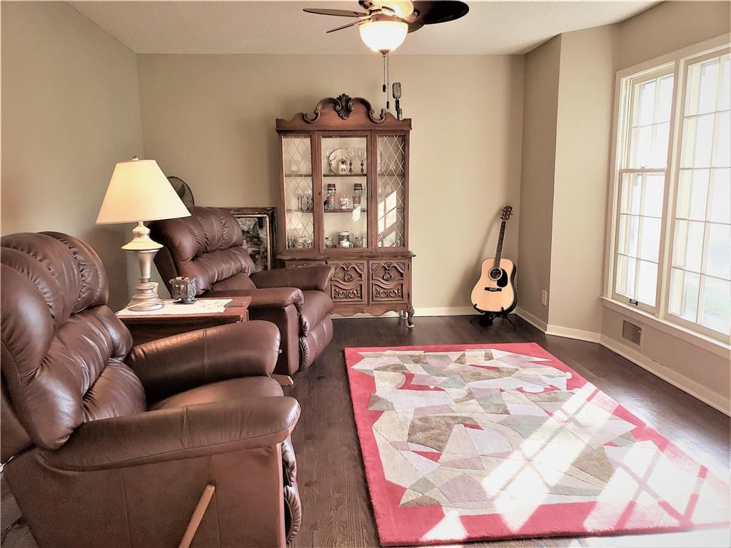 8515 W 89th Street — photo 10