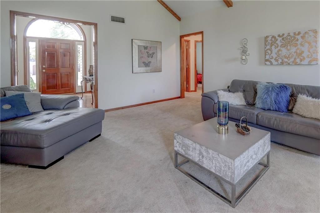804 Hawthorne Drive — photo 3