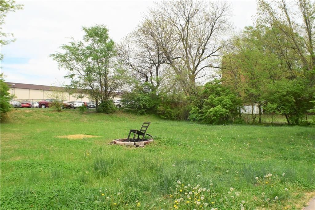 209 Hillcrest Drive — photo 17