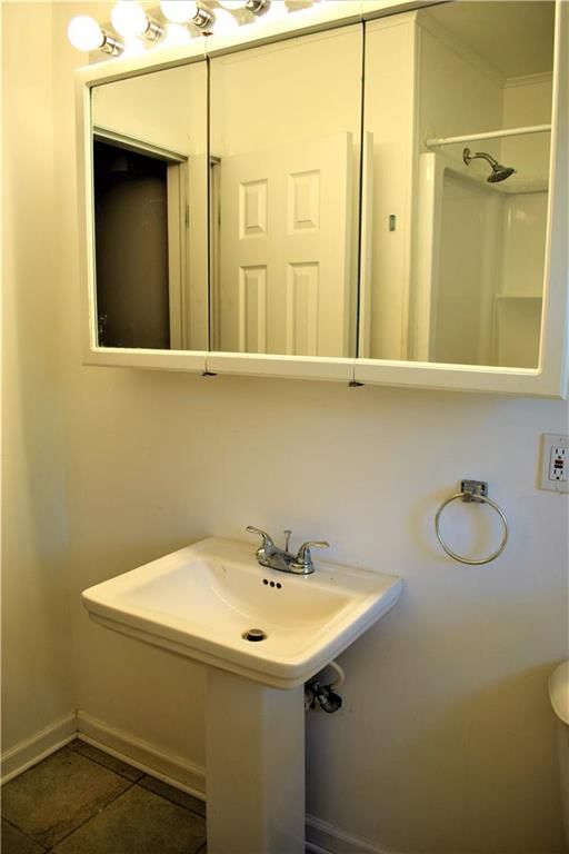 209 Hillcrest Drive — photo 9