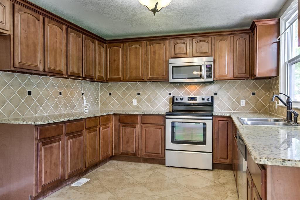 12406 W 61st Street — photo 11