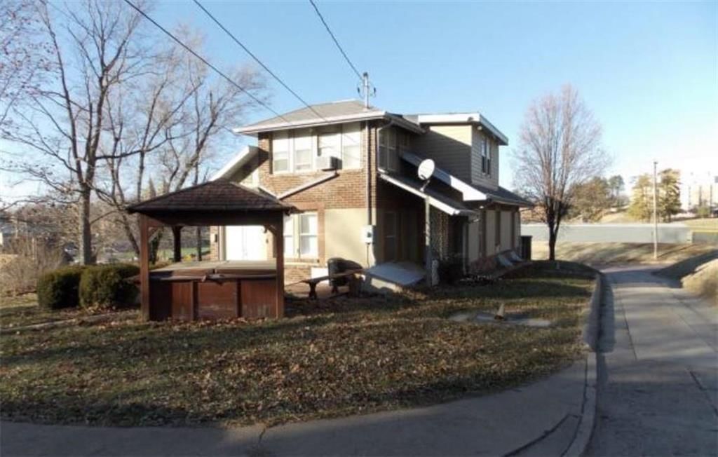 208 E Mound Street — photo 16