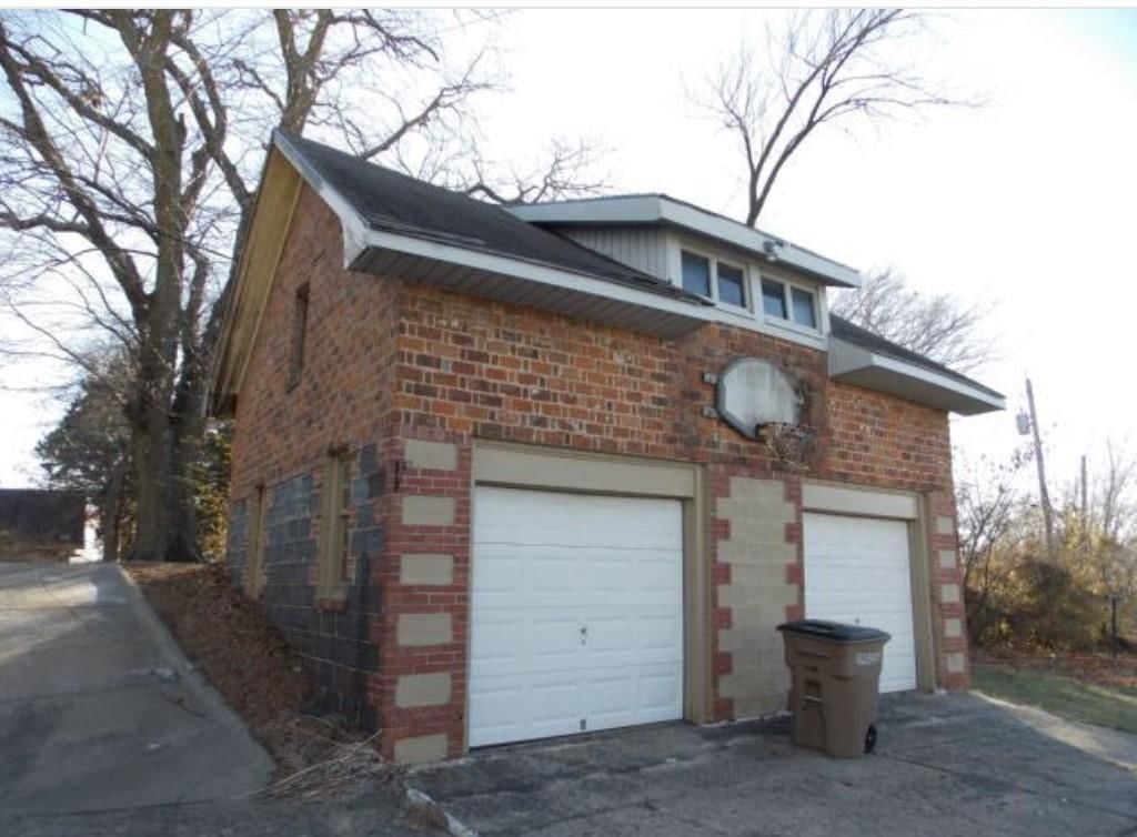 208 E Mound Street — photo 18