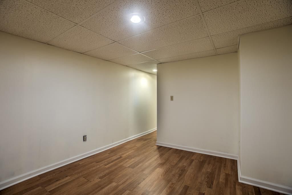615 NW CENTRAL Street — photo 18