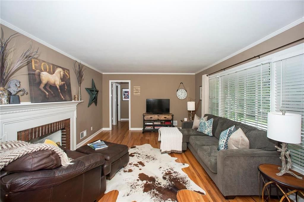 2702 W 73 Terrace — photo 5