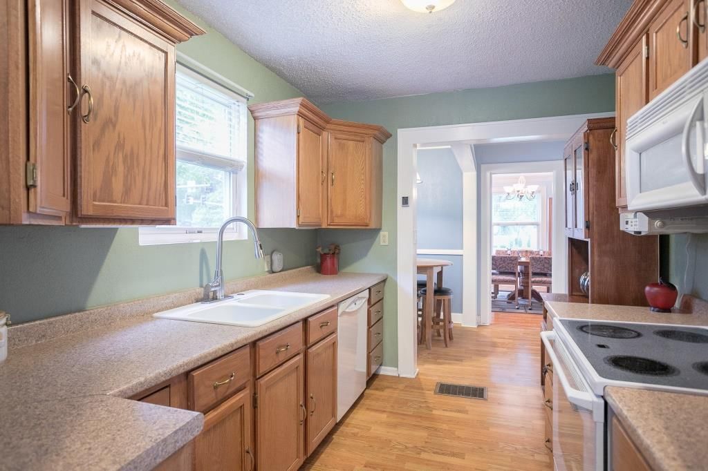 906 S Liberty Drive — photo 18