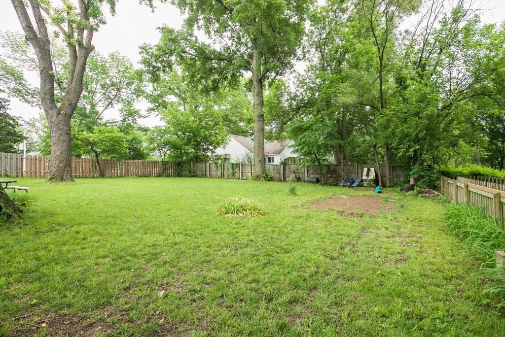 906 S Liberty Drive — photo 3