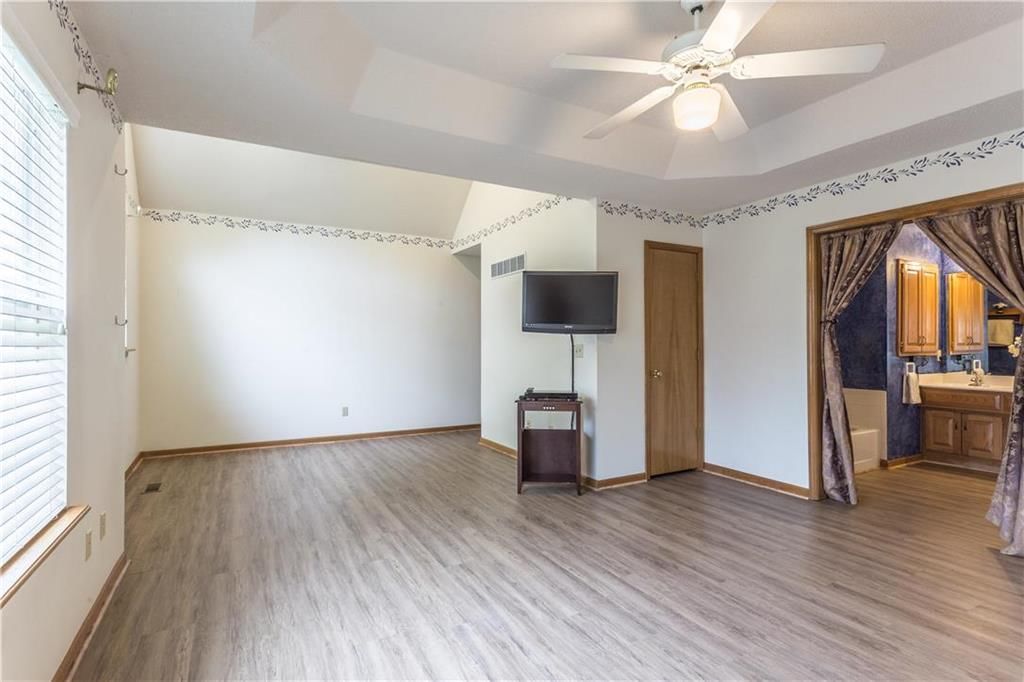 9913 W 50th Terrace — photo 15