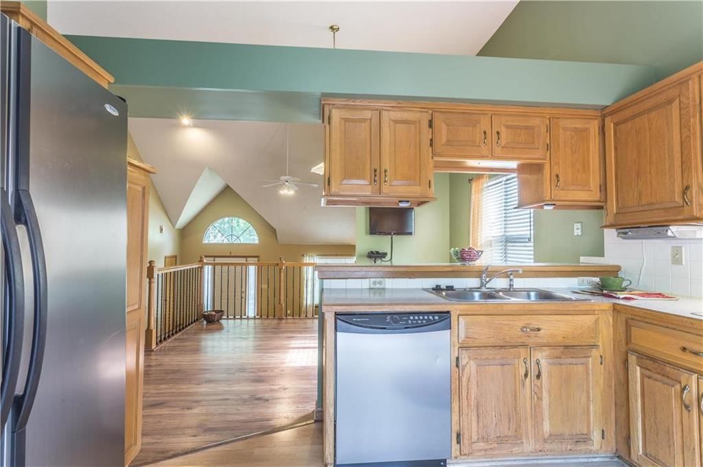9913 W 50th Terrace — photo 7