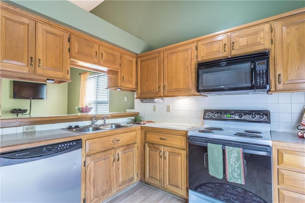9913 W 50th Terrace — photo 8