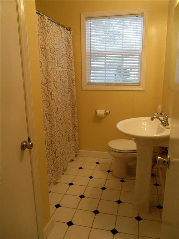 811 W 89th Street — photo 16