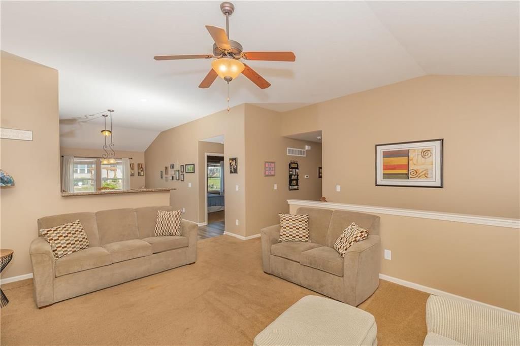 23722 W 88TH Terrace — photo 4