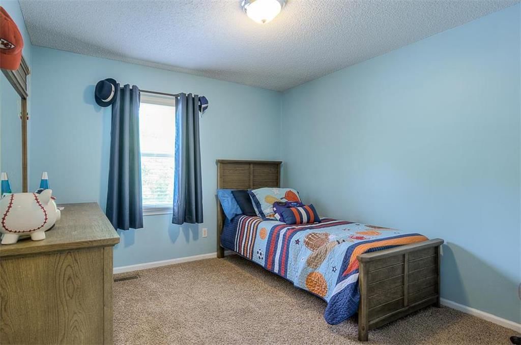 1711 S WHITNEY Drive — photo 18