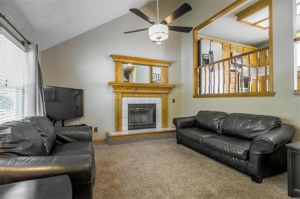 1711 S WHITNEY Drive — photo 3