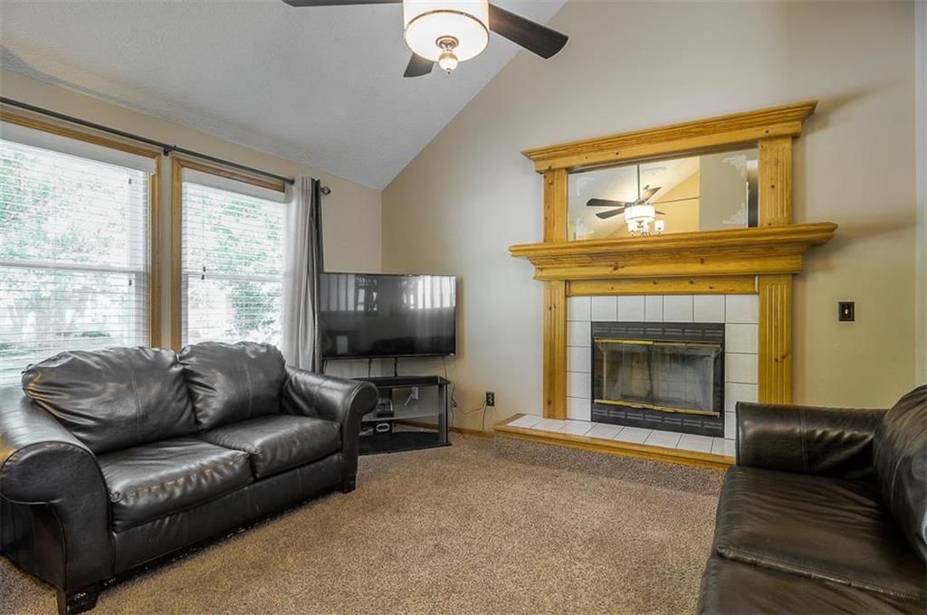 1711 S WHITNEY Drive — photo 5
