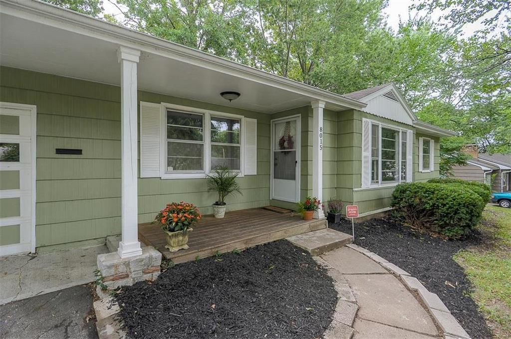 8015 Hunter Street — photo 3