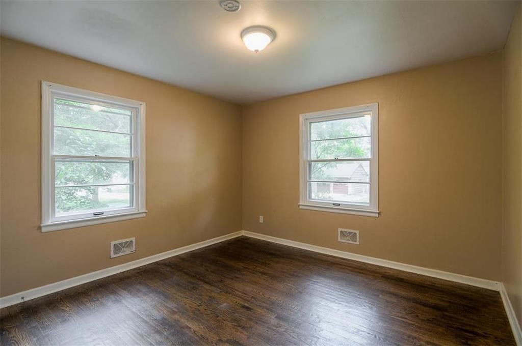 8015 Hunter Street — photo 10
