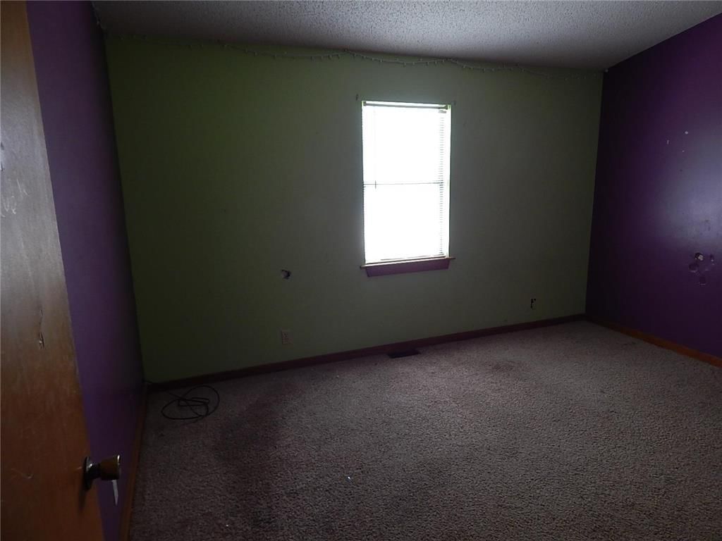 1010 S Oak Street — photo 17