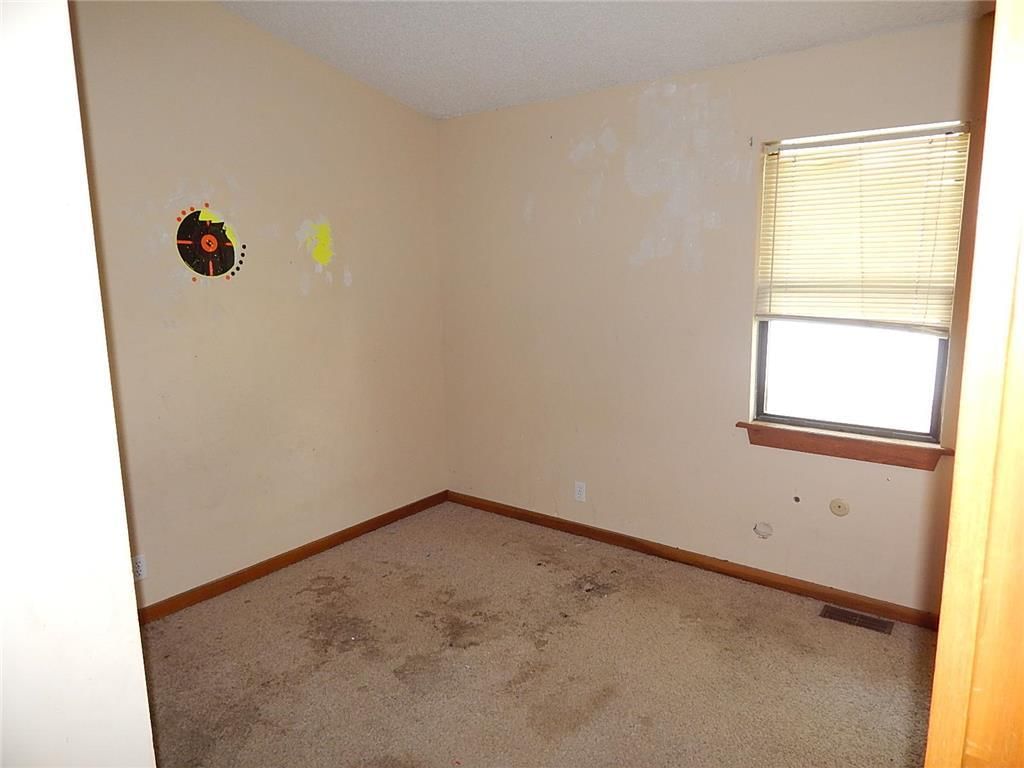 1010 S Oak Street — photo 20