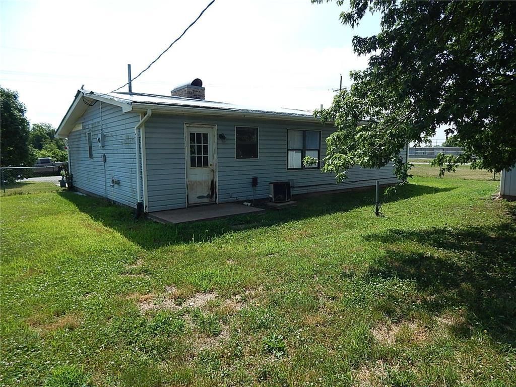 1010 S Oak Street — photo 6