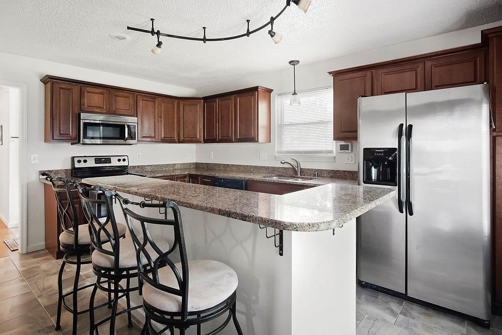 1724 E 97th Terrace — photo 5